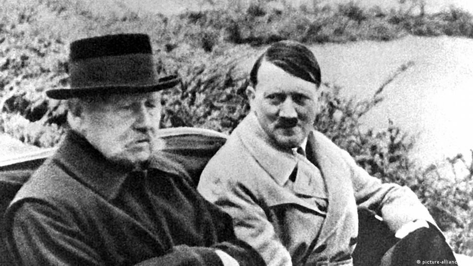 Adolf Hitler sa v roku 1932 takmer stal...
