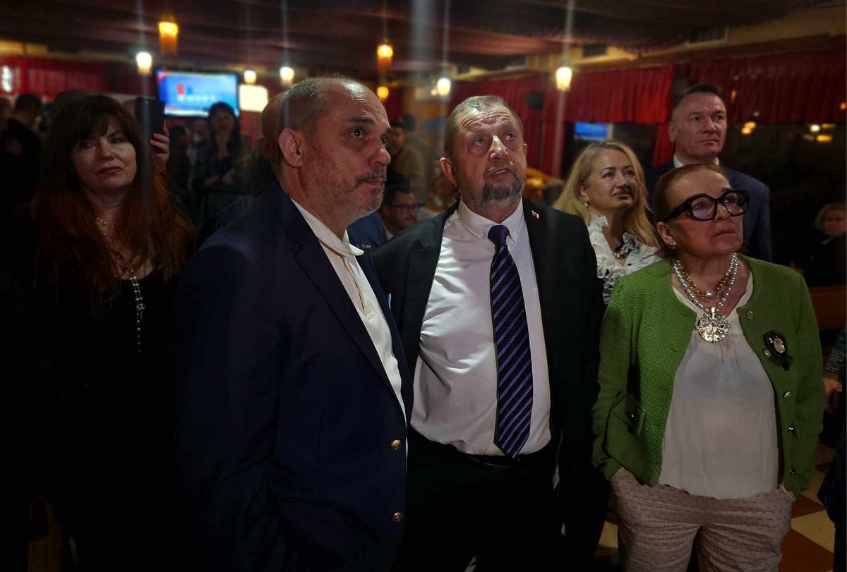 Volebná noc v centrále kandidáta Štefana Harabina