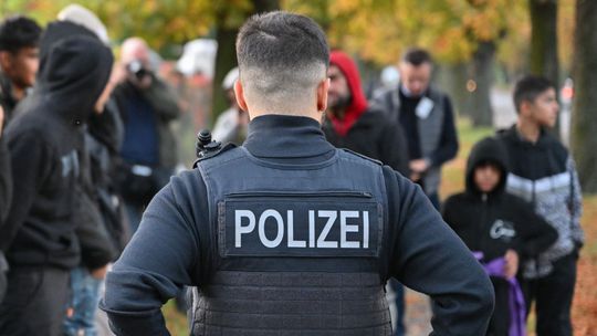 Sú migranti hrozbou? Spôsobili nárast kriminality, varujú nemeckí ministri