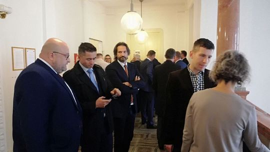 V kauze Mýtnik figuruje šesť obžalovaných....