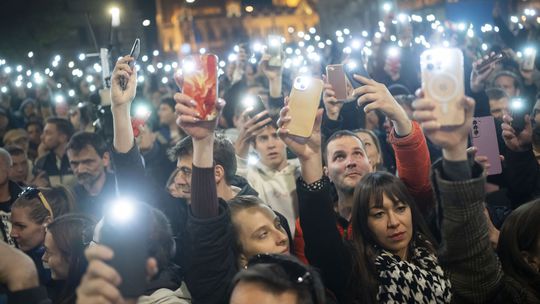 Tisícky Maďarov vyšli do ulíc, kvôli uniknutej nahrávke. Protestovali proti rozsiahlej korupcii vo vláde