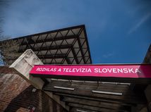 Šimkovičová zverejnila zákon o Slovenskej televízii a rozhlase, názov mení na STVR. RTVS porušuje ľudské práva, tvrdí Fico
