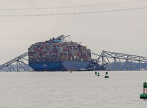 Baltimore most loď nákladná