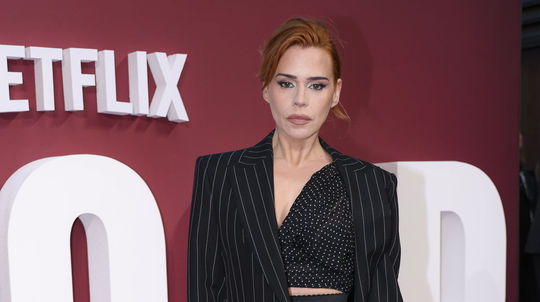 Herečka Billie Piper pózuje pred fotografmi na...