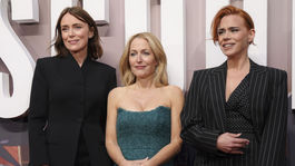 Keeley Hawes, Gillian Anderson a Billie Piper