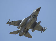ONLINE: Ukrajina čaká na F-16, Putin sa ich nebojí. Pilot hovorí, že táto stíhačka je primadona