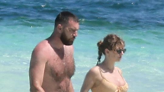 Speváčka Taylor Swift a jej partner - hráč NFL...