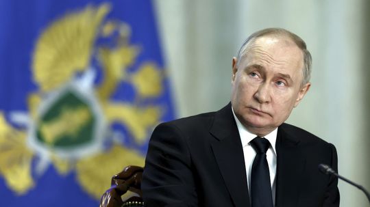 Rusko nezaútočí na Pobaltie, Poľsko či Česko, je to úplný nezmysel, ide len o strašenie ľudí, tvrdí Putin