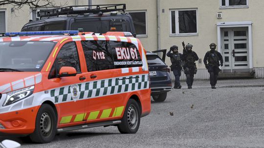Fínska polícia hlásila v utorok ráno streľbu v...