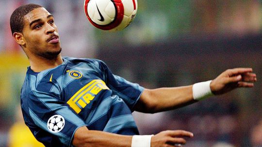 Bol jedným z najlepších útočníkov na svete. Hviezdneho Brazílčana natočili opitého na trhu