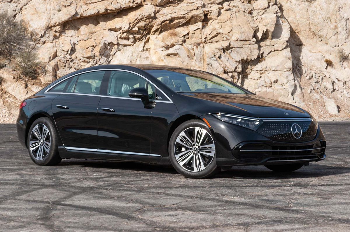 Víťaz: Mercedes-Benz EQS 450+