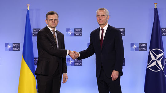 Dá NATO Ukrajine 100 miliárd eur? Plán je nejasný, ale Slovensko zatiaľ nie je proti