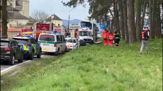 Tragédia v Spišskom Podhradí: Autobus zrazil mladých veriacich, hlásia zranených a dve obete