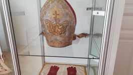 mitra a rukavice, Štefan Moyzes
