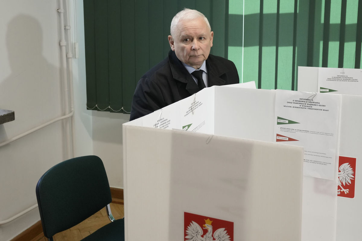 Líder opozičnej strany Právo a spravodlivosť...