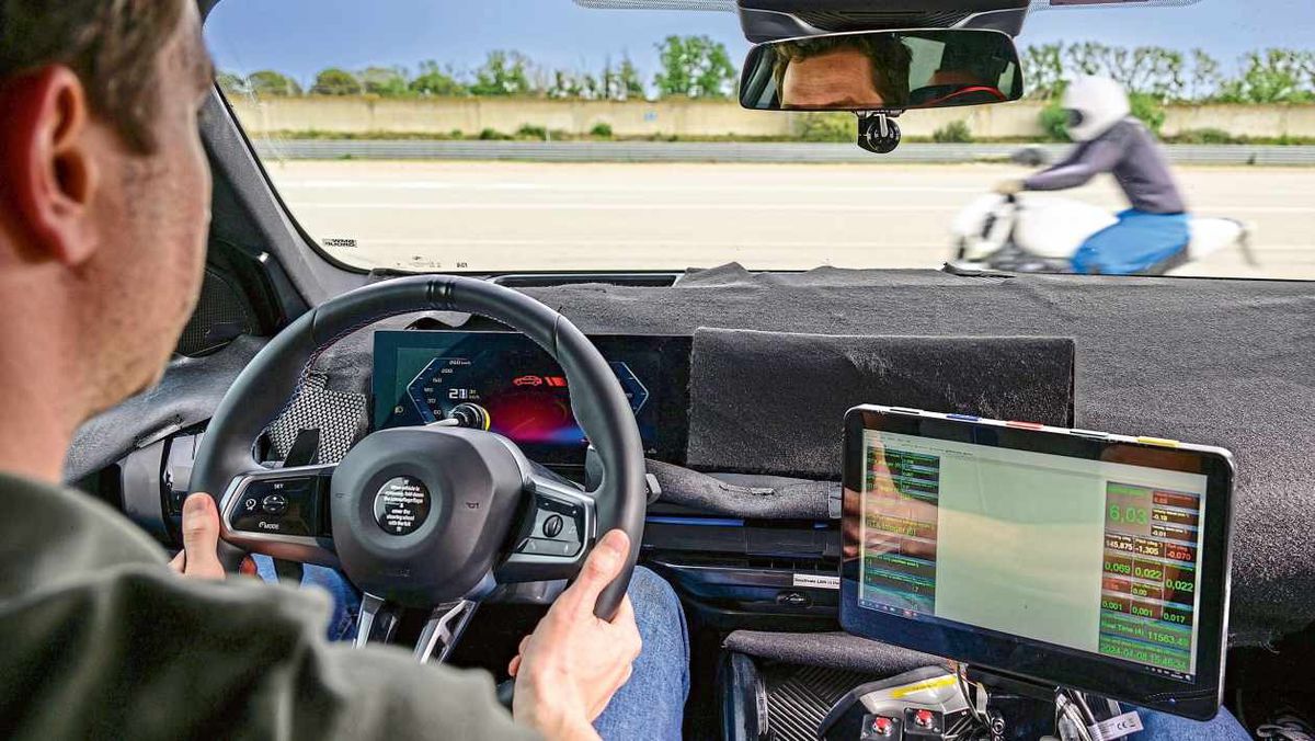 Interiér bude chudobnejší na fyzické ovládače....