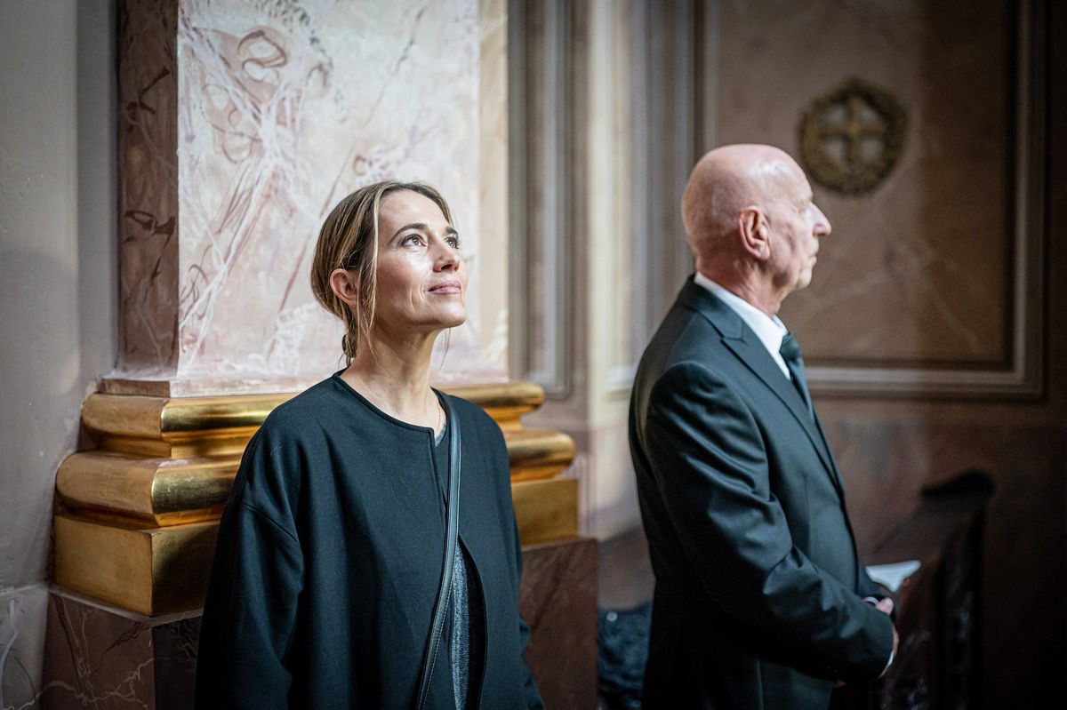 Jana Kolesárová na zábere zo seriálu Lovec.