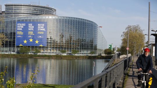 Eurovoľby / Štrasburg / Európsky parlamentu /