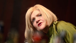 Kým pridu Stouni, Jana Oľhová