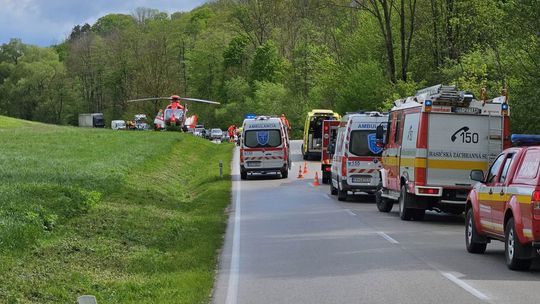 Nešťastný deň pre Brezovú pod Bradlom: Dve nehody a päť zranených. Zasahoval aj vrtuľník
