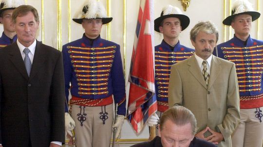 Prezident SR Rudolf Schuster /v popredí/ 26....