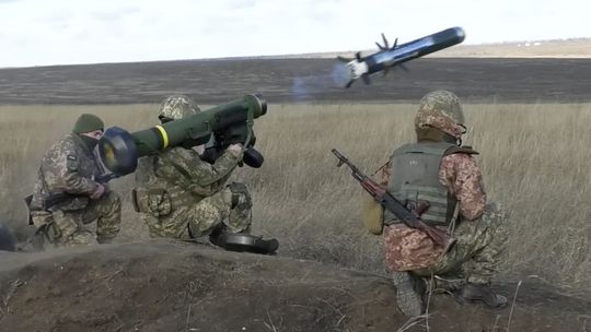 Javelin, vojna na Ukrajine, vojaci, raketomet,...