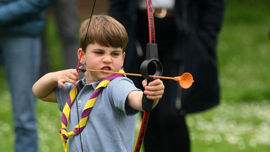 Princ  Louis  ako sústredený športovec na...