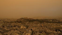 Mesto Atény, ktoré zafarbil saharský prach na...
