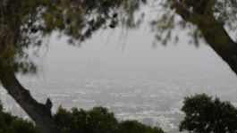 Atény / Sahara / Prach / Akropola /