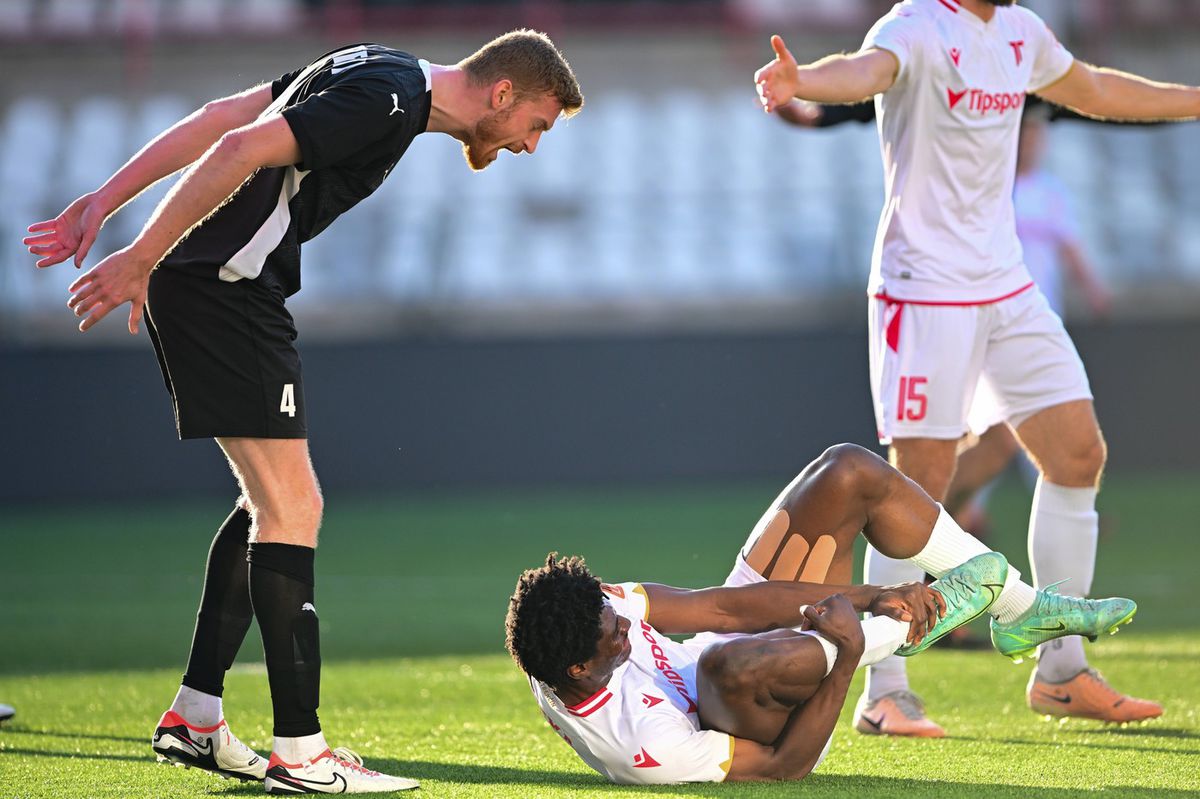 Nahnevaný Matej Hradecký v zápase proti Trenčínu.