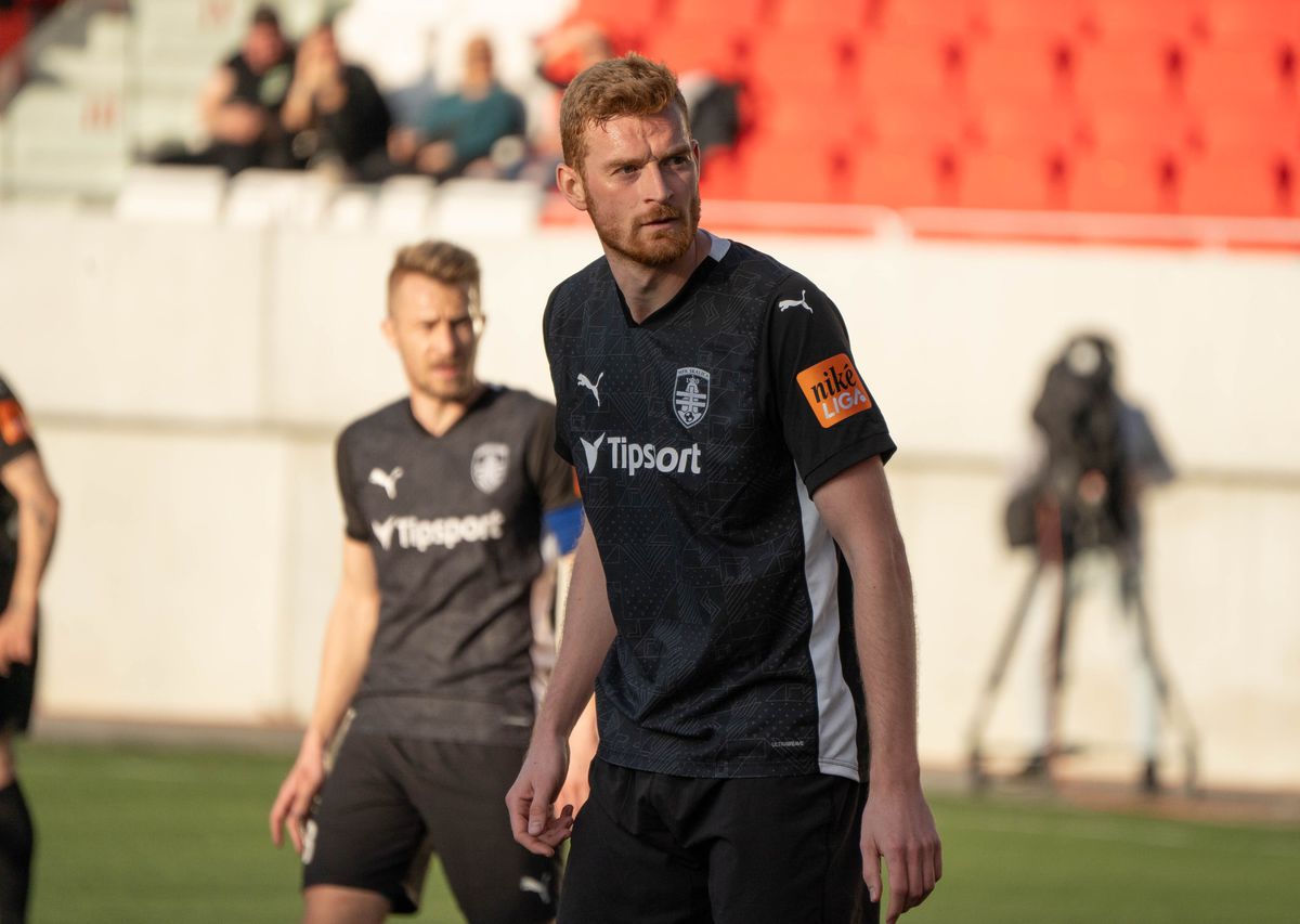 Matej Hradecký má 196 centimetrov. Patrí medzi...