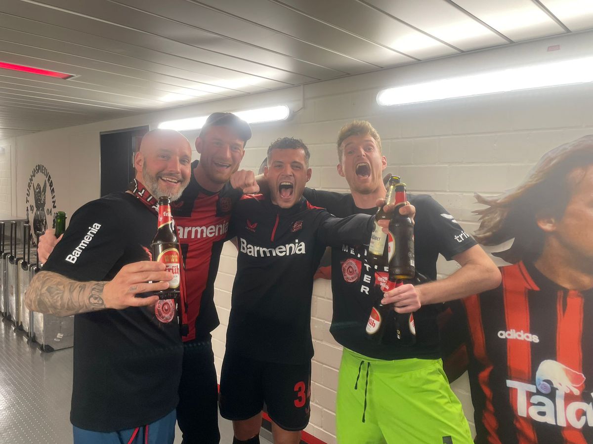 Matej Hradecký (druhý zľava) bol pritom, keď...