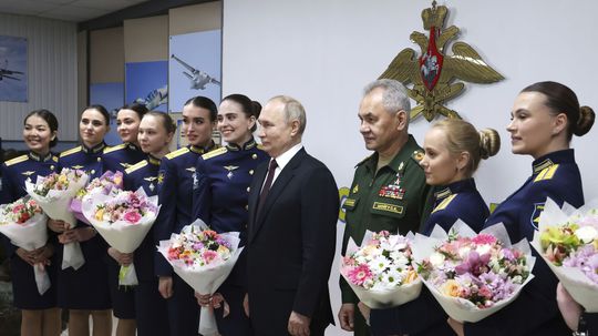 Prepych a pád Putinovho generála. Aký luxus si užíval a ohrozí jeho škandál ministra obrany?