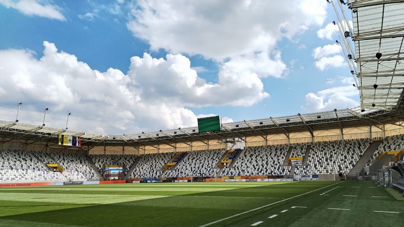 Na snímke dostavaná Košická futbalová aréna...
