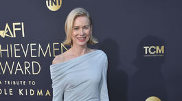Naomi Watts v kreácii Givenchy