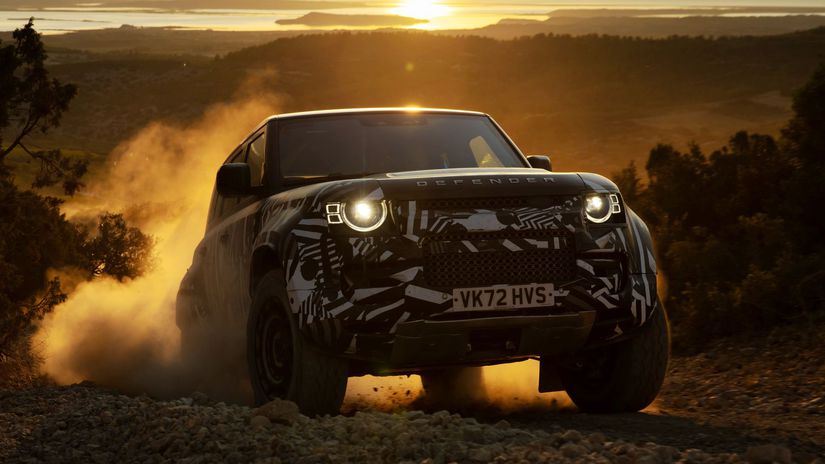 Land Rover Defender Octa bude kombinovať...