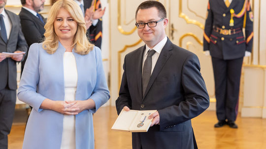 Prezidentka ocenila redaktora Pravdy. Čaputová odovzdala Matišákovi medailu súvisiacu s výročím vstupu do NATO a EÚ