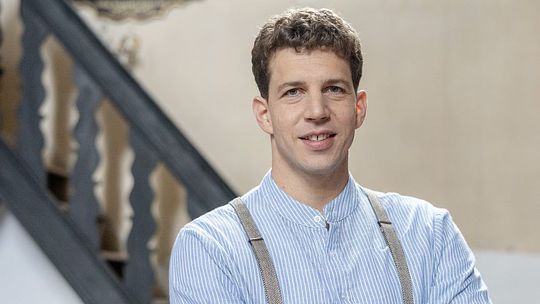 Peter Pecha v seriáli Dunaj, k vašim službám.