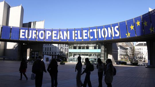 Strany môžu na kampaň v eurovoľbách minúť najviac tri milióny eur