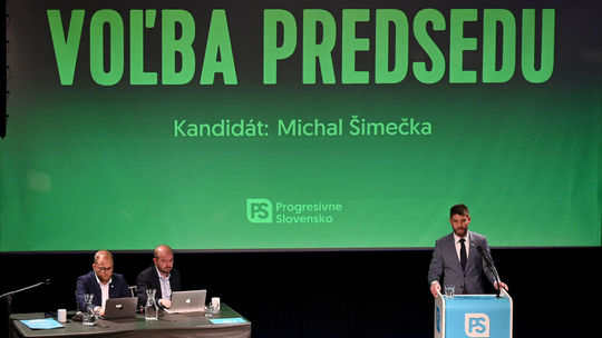 Za predsedu PS snem zvolil opätovne Michala Šimečku