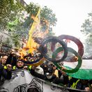 Manifestation aux JO de Paris