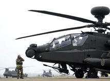 Vrtuľník / Apache AH-64E /
