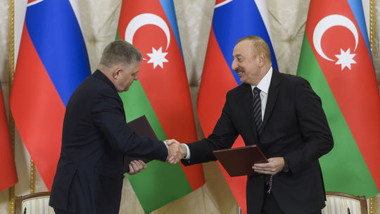 Fico na výjazde v Azerbajdžane: V paláci vybavil alternatívu ruského plynu, prúdiť má cez Ukrajinu