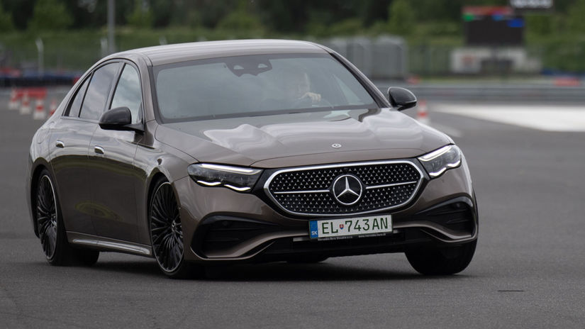 Mercedes-Benz E 300 de 4Matic