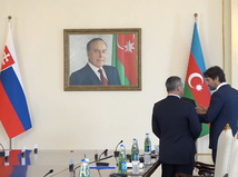 Robert Kaliňák na rokovaní v Baku.