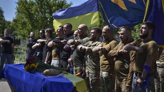 Neposlušným ukrajinským brancom sprísnili tresty, čaká sa už len na podpis Zelenského. Kto zaplatí pokutu a koho pošlú za mreže?