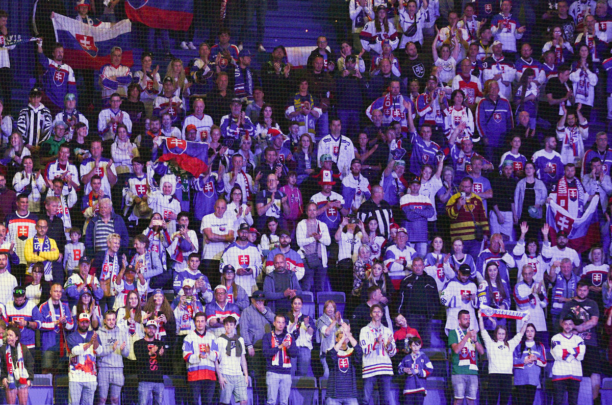 Slovenskí fanúšikovia v Ostrave.