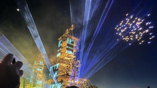 Vesmírne legendy Jean-Michel Jarre a Brian May...