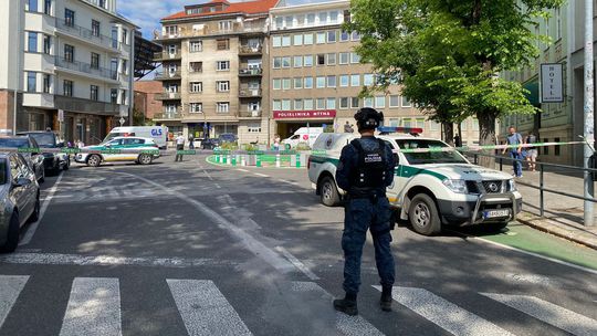 Pre bombovú hrozbu súvisiacu s STU uzavreli Vazovovu ulicu v Bratislave