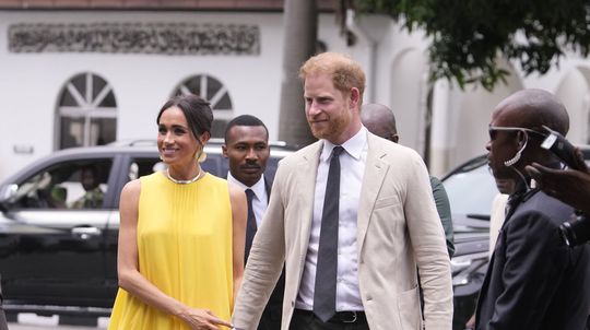 Princ Harry a jeho manželka Meghan Markle na...